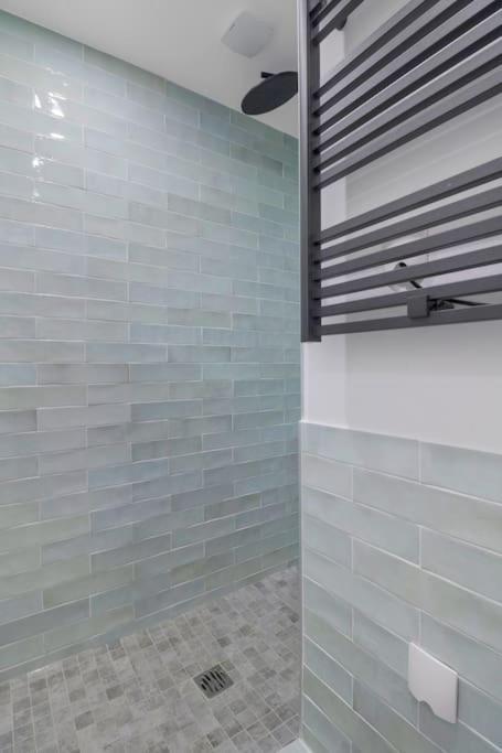 Brand New Flat For 8 People, 3 Bedrooms Párizs Kültér fotó